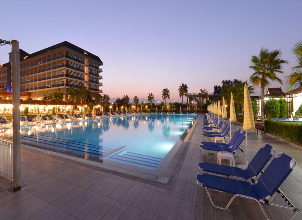 Eftalia Aqua Resort โคนัคคลึ ภายนอก รูปภาพ