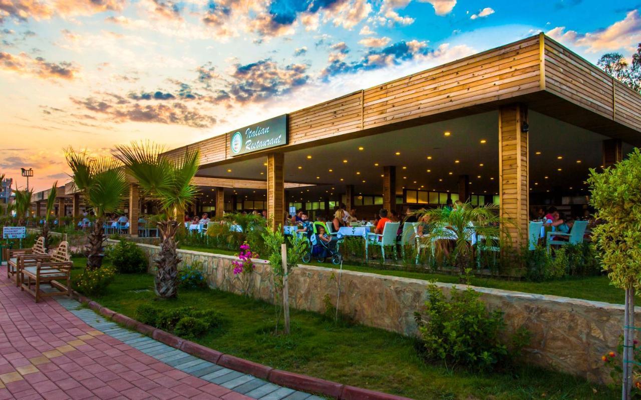 Eftalia Aqua Resort โคนัคคลึ ภายนอก รูปภาพ