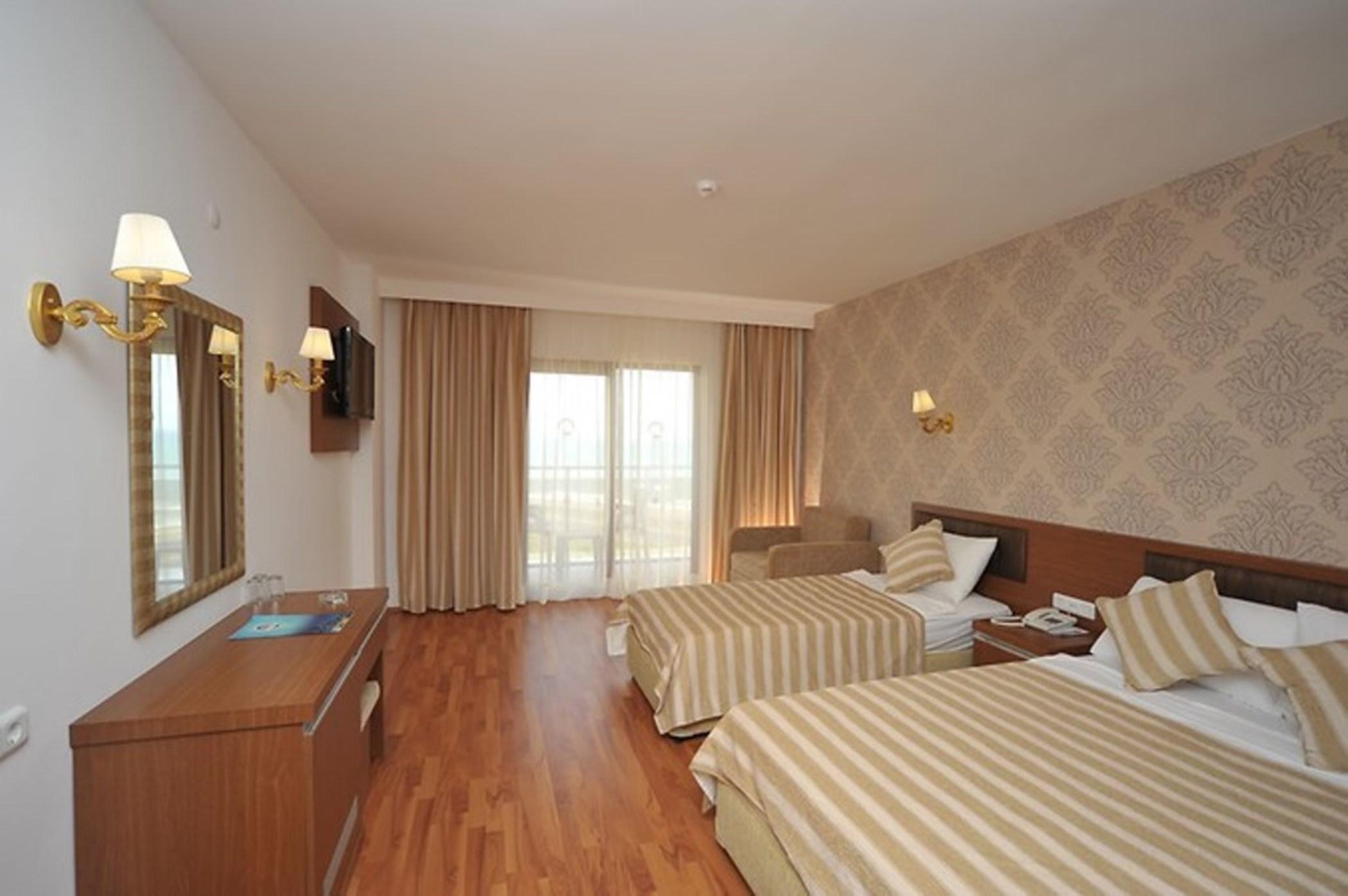 Eftalia Aqua Resort โคนัคคลึ ภายนอก รูปภาพ